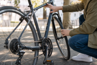 Checklist avant d’acheter un vélo d’occasion : les points à vérifier pour éviter les mauvaises surprises
