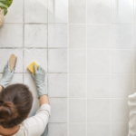 Comment assainir les joints de carrelage de la salle de bain sans les abîmer