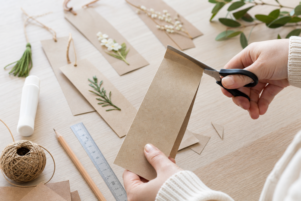 Comment créer un marque-page personnalisé en papier recyclé : 7 techniques simples à tester à la maison — illustration 1