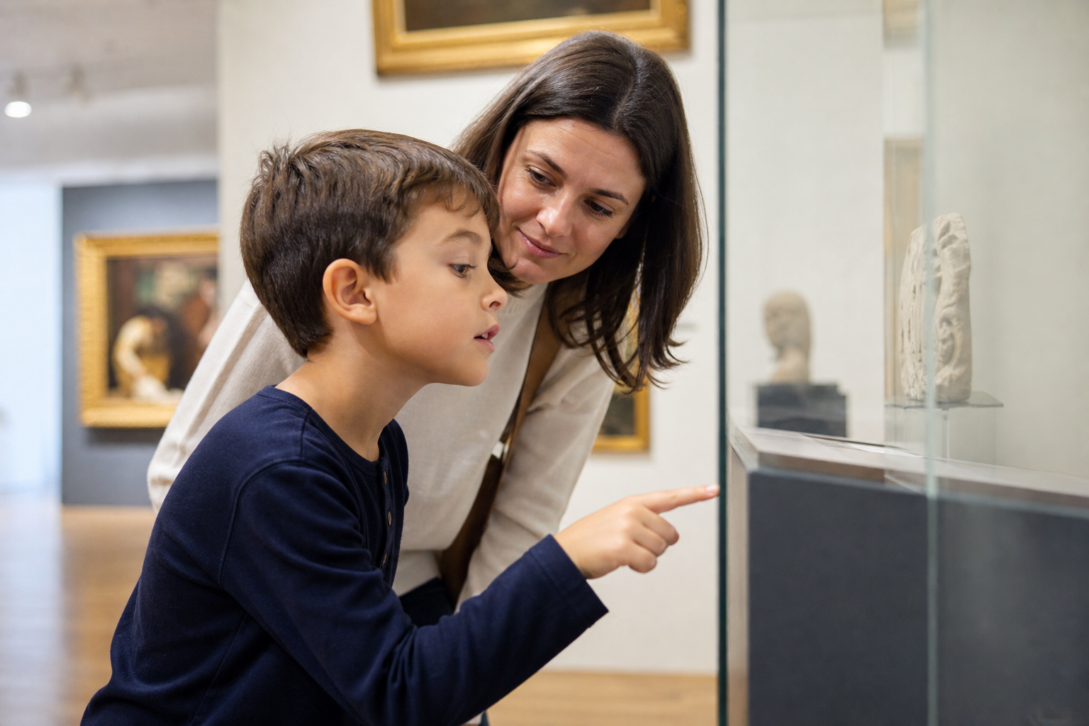 Visiter un musée avec un enfant de 6 à 10 ans : comment préparer une sortie sans ennui ni crise
