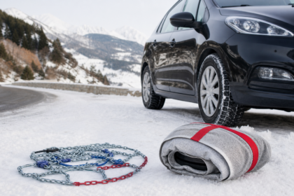 Chaînes neige ou chaussettes pour sa voiture : comment choisir selon vos trajets d’hiver