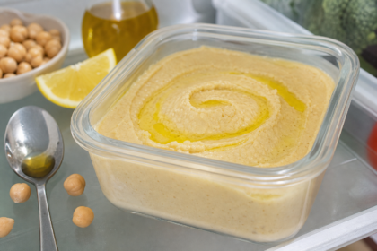 Comment conserver le houmous maison plus longtemps sans qu’il sèche, s’oxyde ou prenne un goût amer