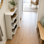 Comment organiser le rangement des chaussures dans une entrée étroite sans fabriquer un meuble sur mesure