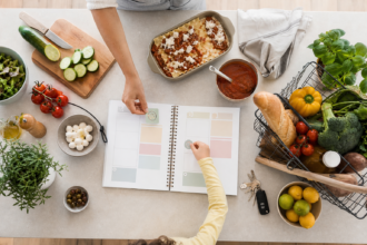 Comment organiser une liste familiale unique pour centraliser courses, rendez-vous, repas et oublis du quotidien