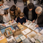 Comment préparer une visite de salon du livre en famille sans se perdre ni repartir les mains vides