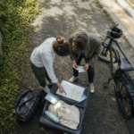 Week-end à la campagne sans voiture : préparer une escapade simple en train, vélo et marche